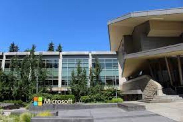 Microsoft sufre una caída global de sus servicios que afecta a millones de usuarios